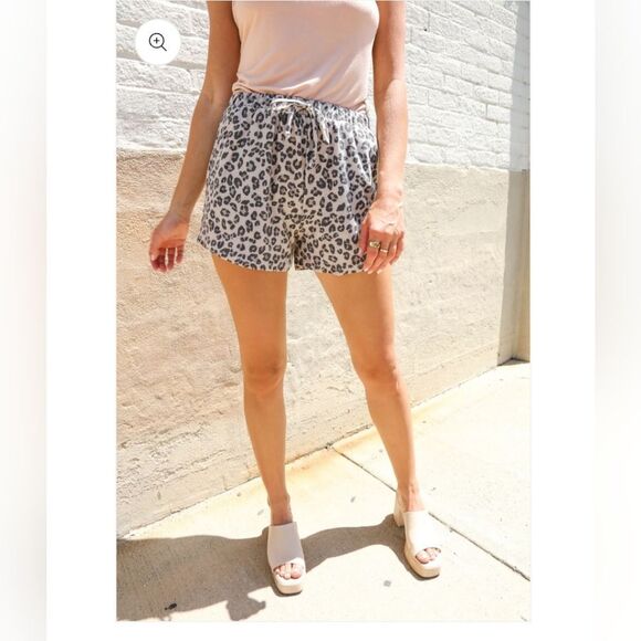 Animal Print Women's Shorts - Picture 1 of 3